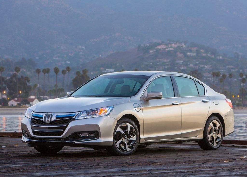 2014 Honda Accord PHEV Reviews and Prices