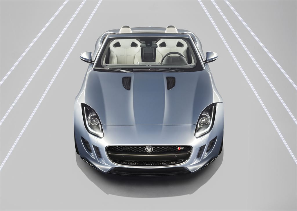 2014 Jaguar F-TYPE front angle, 2014 Jaguar F-TYPE Reviews and Prices, 2014 Jaguar F-TYPE V8 S prices, 2014 Jaguar F-TYPE prices US and UK, 2014 Jaguar F-TYPE Specs, Newest cars release, Car specifications, Car prices, Car Pictures, Car News and Reviews at luxuriousautomotive.blogspot.com
