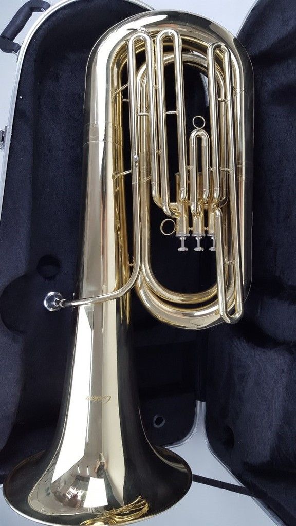 Tuba Bombardão 3 Pistos Custom Ny 4/4 Com Estojo Extra Luxo R 3.990,00 em Mercado Livre